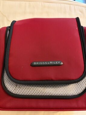 Briggs & Riley Red Women’s Travel Wash Bag Organizer